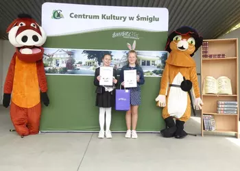 Uczestniczki konkursu wokalnego 