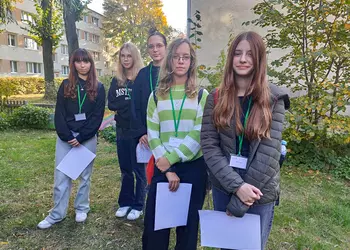 Dziewczyny podczas spaceru śladami Kazimierza Nowaka