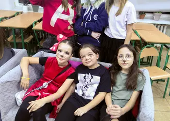 Dziewczynki z klasy piątej w 