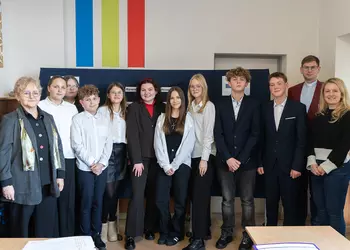 Uczestnicy debaty z marszałkiem i jury