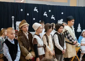 Pasterze śpiewają kolędę