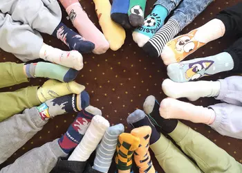 Kolorowe skarpetki klasy 2a