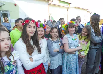 Kolorowe wiosenne stylizacje