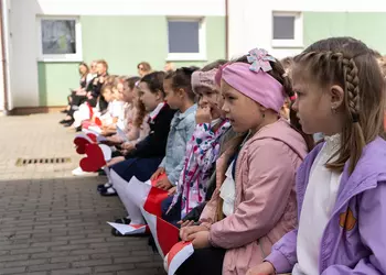 Przedszkolaki podczas apelu