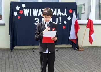 Rozpoczęcie apelu z okazji Święta Konstytucji 3 Maja