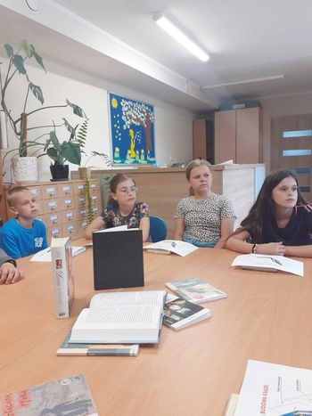 Zajęcia w bibliotece w Widziszewie
