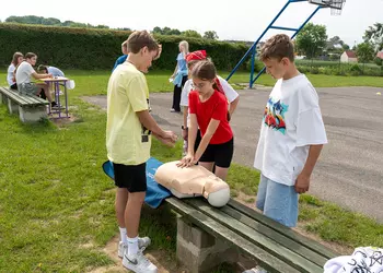 Ćwiczenia w udzielaniu pierwszej pomocy