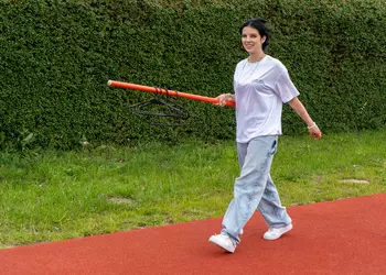 Martyna bierze udział w konkurencji zręcznościowej