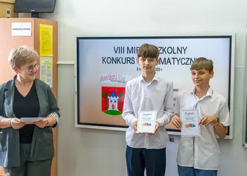 Drużyna uczniów klas 4-6 ze szkoły w Starym Bojanowie