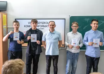 Drużyna ze szkoły w Bronikowie