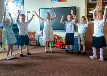 Grupa Tygrysków podczas występu