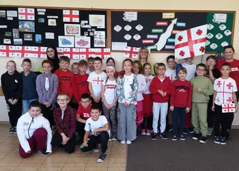 Pamiątkowe zdjęcie klas trzecich