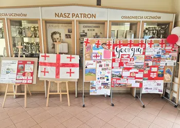 Plakaty o Gruzji wykonane przez uczniów.