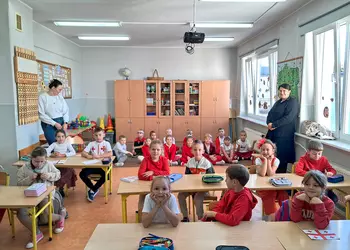 Uczniowie klas 1a i 1b w trakcie zajęć na temat Gruzji