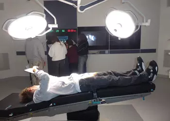 Drużyna w przykładowej sali operacyjnej