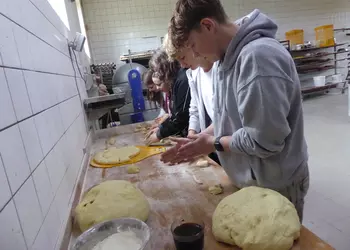 Uczestnicy gry w piekarni