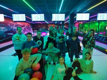 Integracja klas piątych na kręgielni!