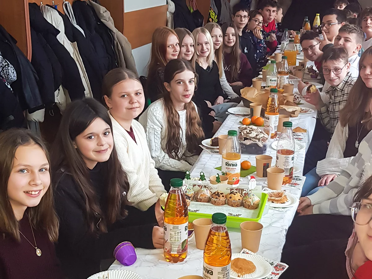 Świąteczne spotkanie Szkolnego Klubu Wolontariusza