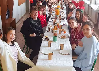 Wolontariusze podczas przedświątecznego spotkania