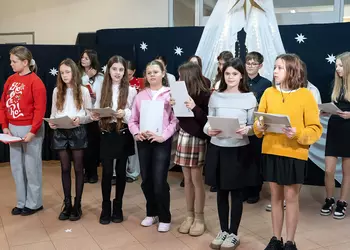 Chór szkolny podczas występu