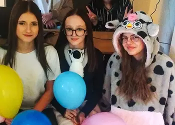 Wolontariusze, którzy pomogli zorganizować dyskotekę klas 1-3