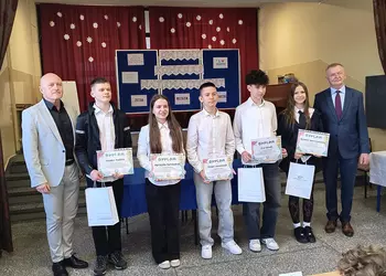 Nagrodzeni uczniowie z klas siódmych i ósmych