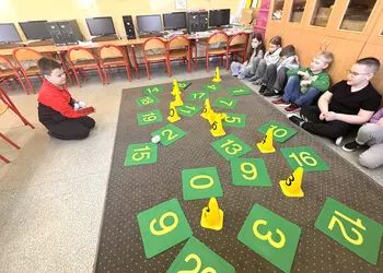 Zabawy liczbowe w klasie drugiej