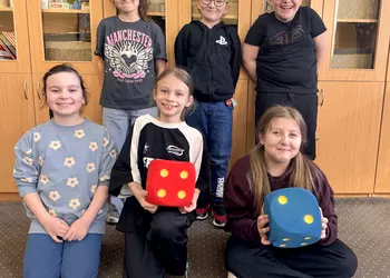 Zabawy liczbowe z kostkami