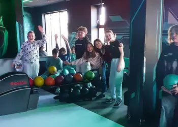 Uczniowie z klasy 5b podczas wspólnej zabawy