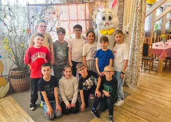 Spotkanie klasy 3a z zajączkiem