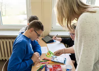 Uczniowie klasy 7 przygotowują informacje o składzie produktów żywnościowych
