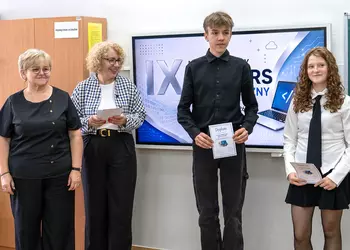 Laureaci pierwszego miejsca wśród uczniów klas 7-8