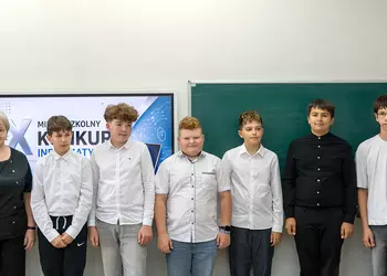 Laureaci pierwszego, drugiego i trzeciego miejsca wśród uczniów klas 4-6