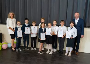 Uczniowie klas 3 nagrodzeni za zdobycie czołowych miejsc w konkursie matematycznym