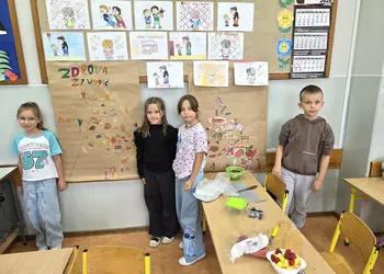 Uczniowie wykonali Piramidy Zdrowego Żywienia