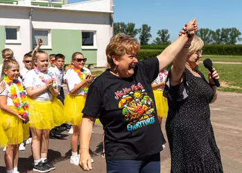 Pani Ania w koszulce z napisem JESTEM NA EMERYTURZE
