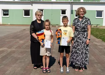 Uczniowie klasy 2 i 3 nagrodzeni za udział w licznych konkursach i zawodach sportowych