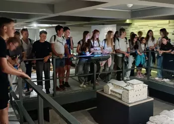 Klasa 7 w poziemiach Katedry w Poznaniu