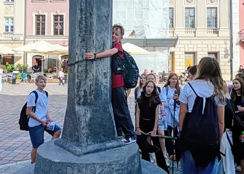 Odkrywcy historii Poznania testują narzędzia kata