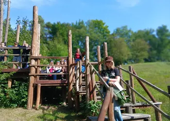 Uczniowie podczas wizyty w parku narodowym