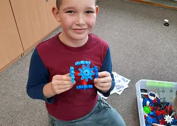 Nikodem buduje gwiazdkę