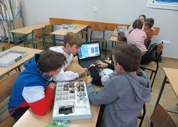 Uczniowie projektują z zestawem Be Creo Kit