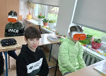 Chłopcy z klasy 6b podczas wirtualnego zwiedzania Chorwacji