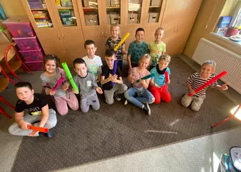 Uczniowie klasy 2aW z Bum Bum Rurkami