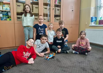 Uczniowie kl. 3W prezentują swój pojazd